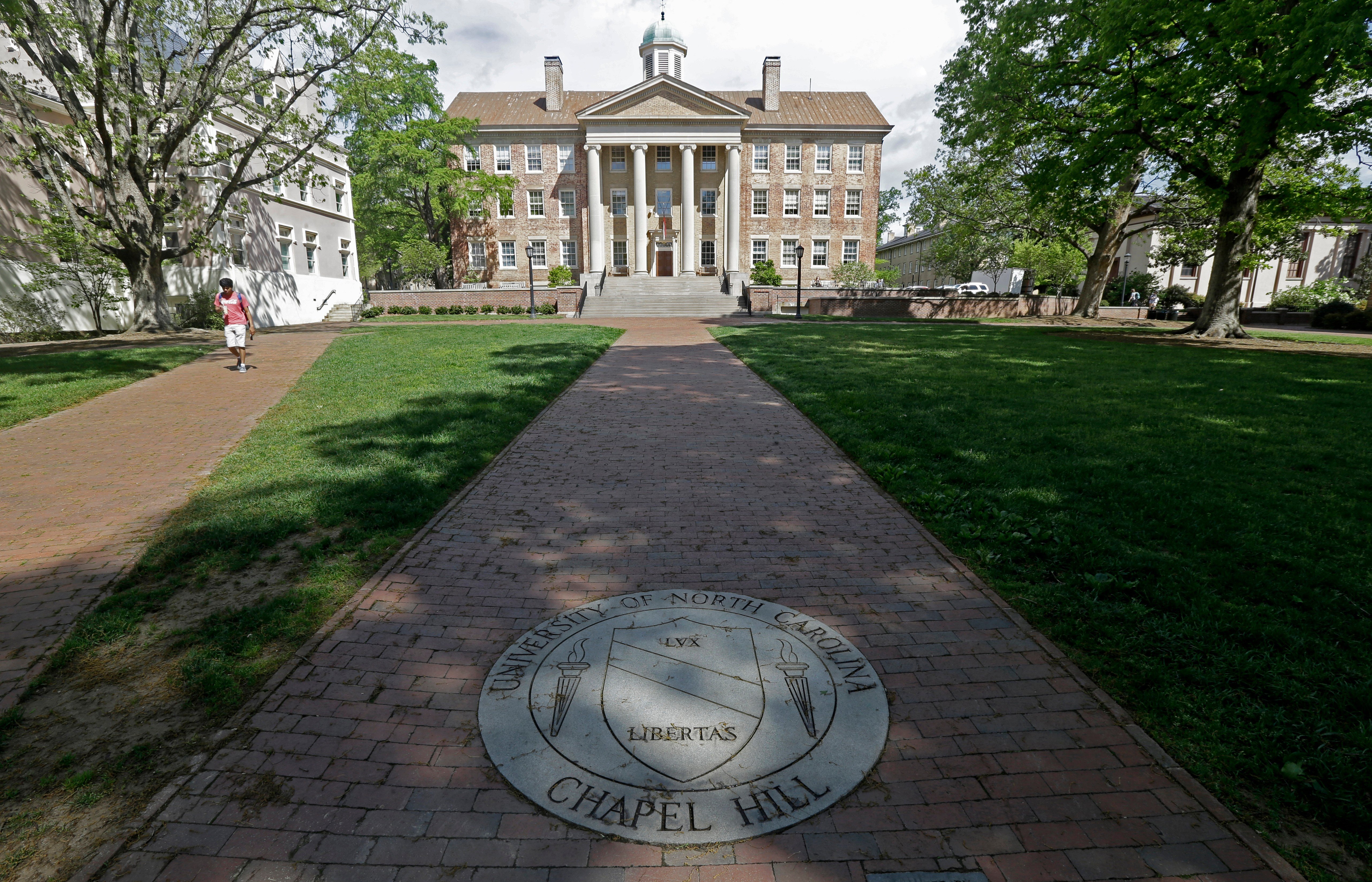 UNC settles 19 federal probes, curbs race-conscious admissions