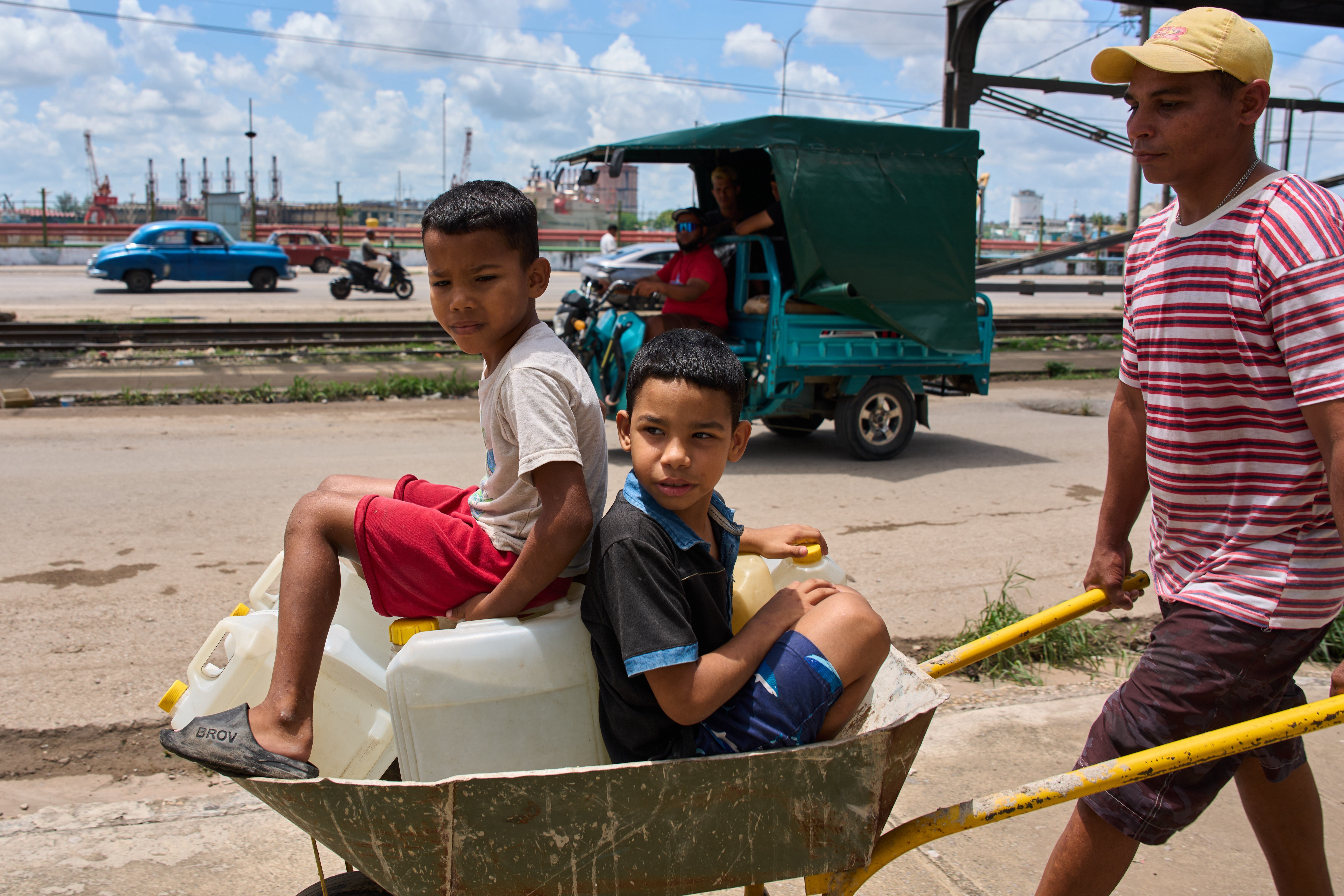 UNICEF: El Niño imperils 347 million children across globe