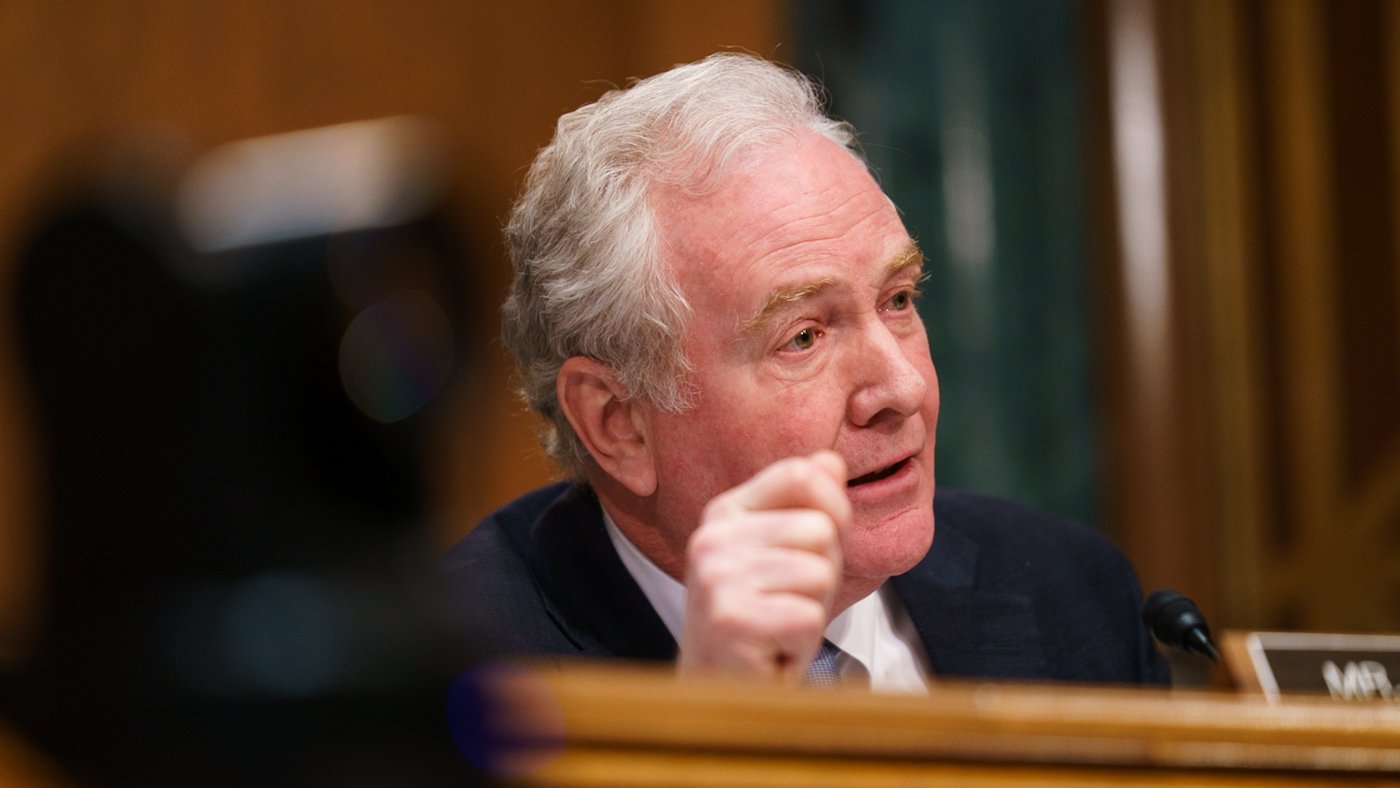 Van Hollen Accuses Trump of Lying About Iran Talks, Warns of War Crime Over Power Grid Threat