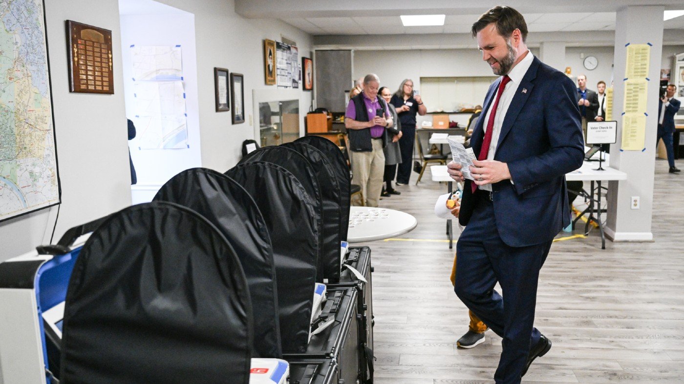 Vance Backs Ramaswamy in Ohio Primary, Heads to Iowa for Tight House Race