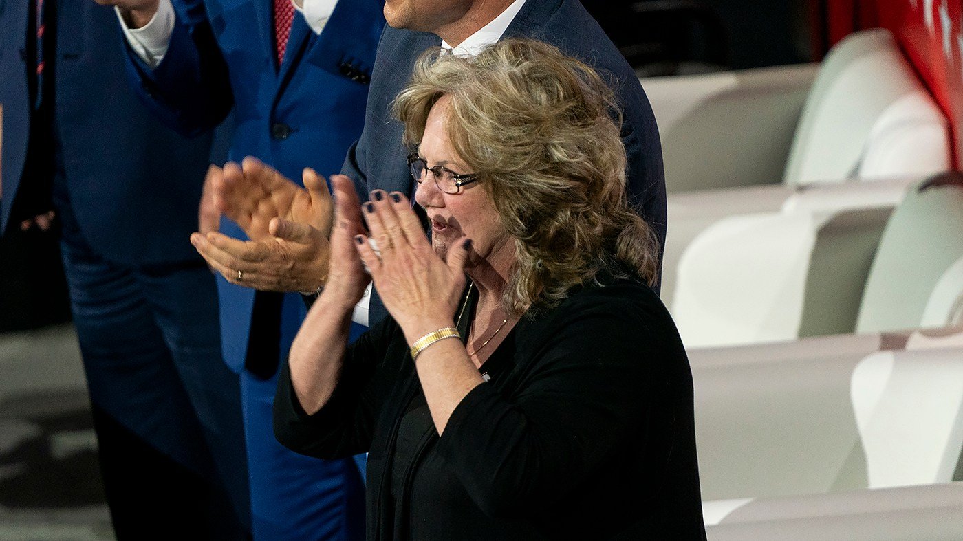 Vance's Mother Threatens to Punch Michigan Senate Candidate