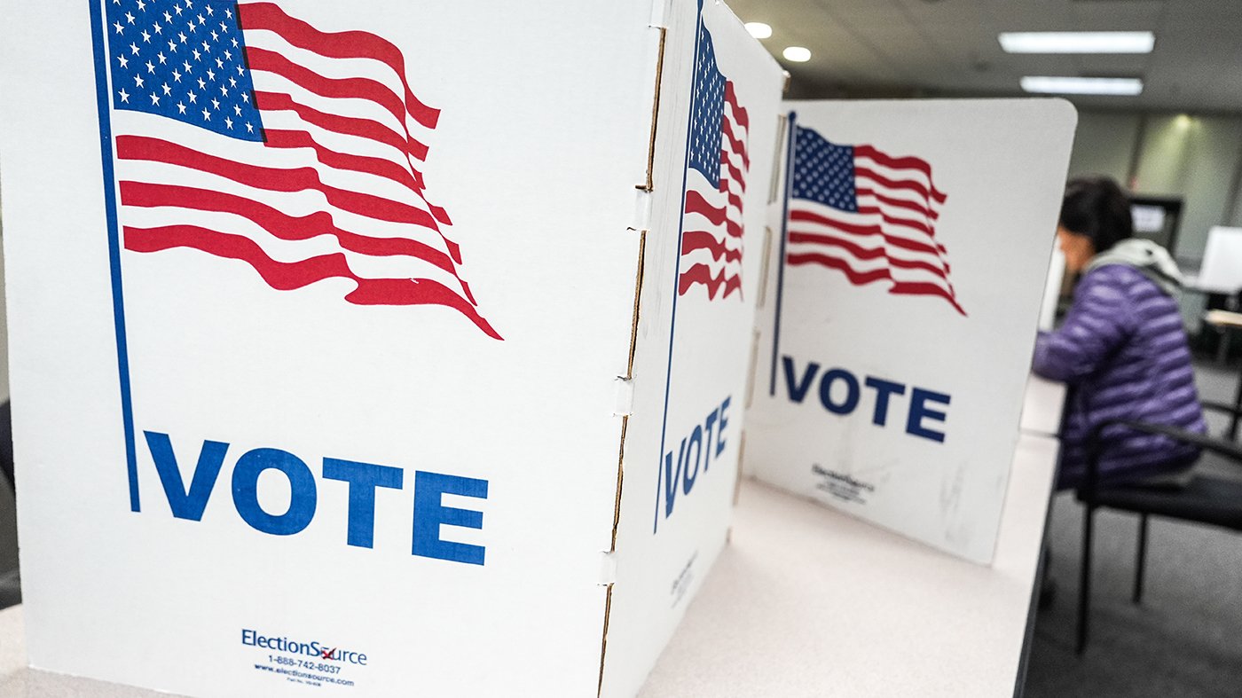 Virginia Court Blocks Democratic Redistricting Plan, Shrinking Midterm Hopes