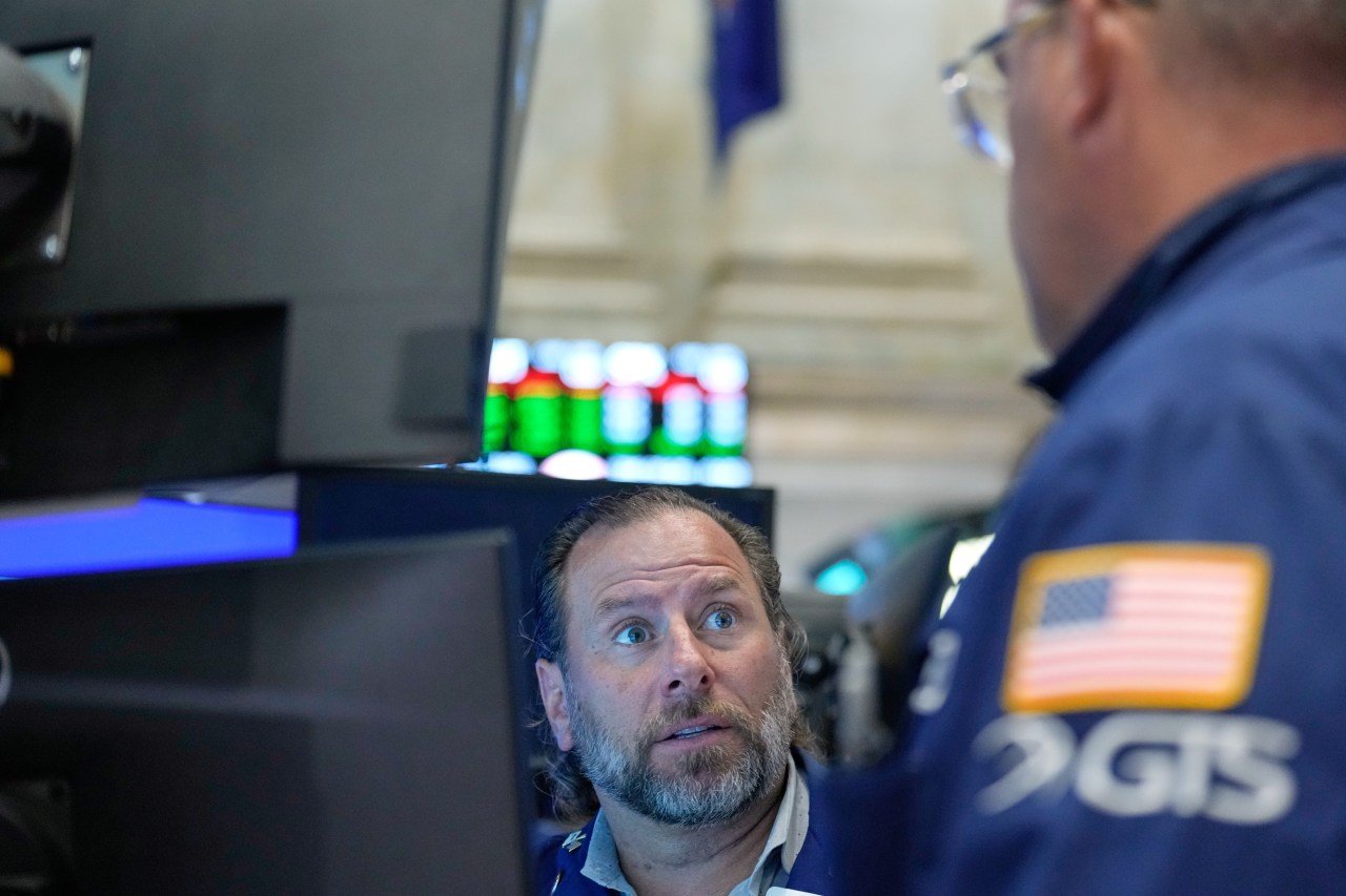 Wall Street rebounds as oil retreats, but bond yields keep pressure on