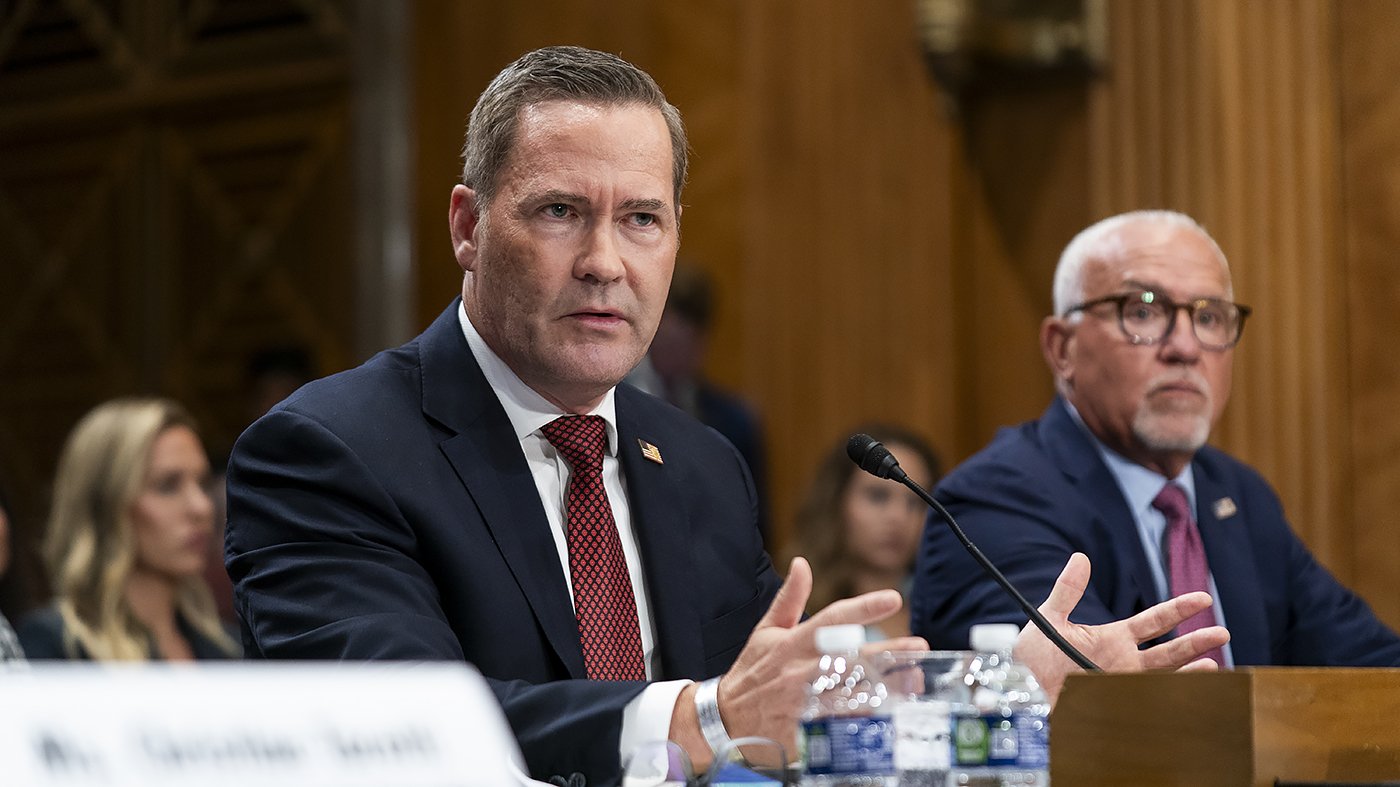 Waltz Reports Growing Allied Support for Hormuz Military Operation