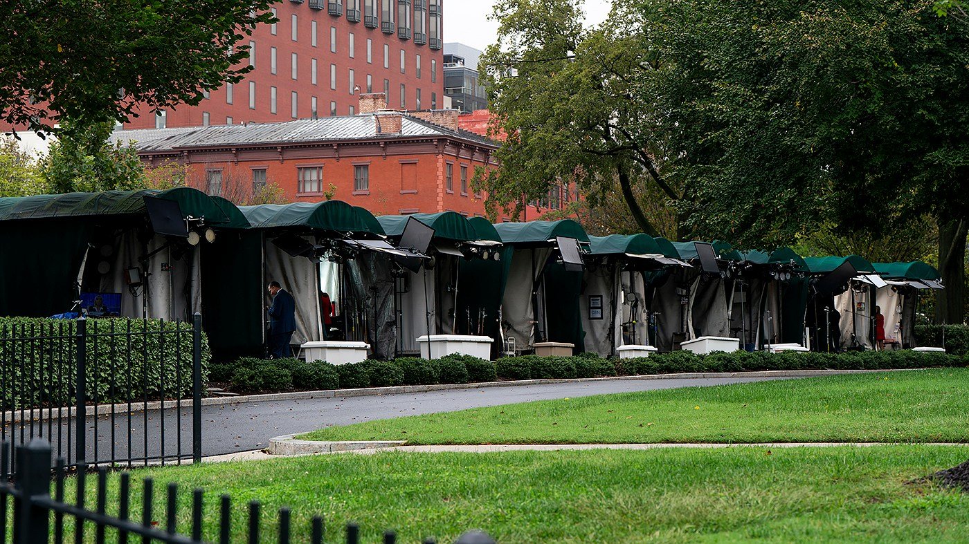 White House Excludes Politico From Air Force One Pool