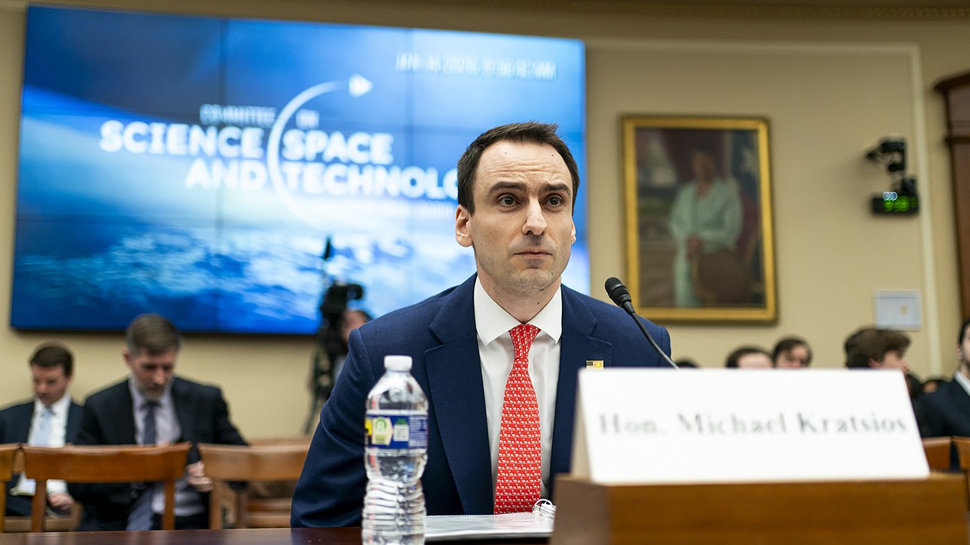 White House Hits China with 'Industrial-Scale' AI Theft Charges Ahead of Trump-Xi Summit