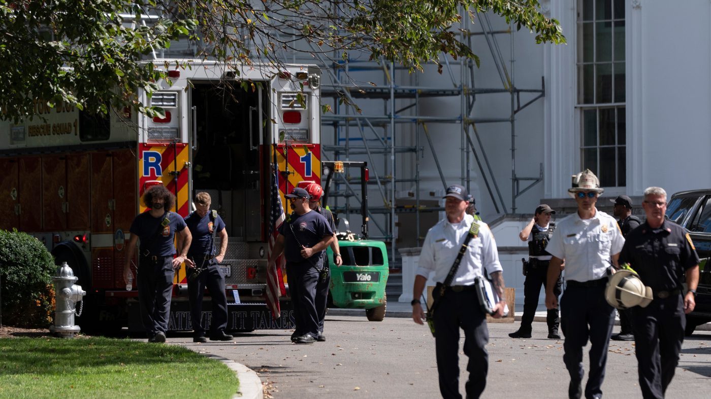 White House Scaffolding Injury Prompts Emergency Rescue on North Portico