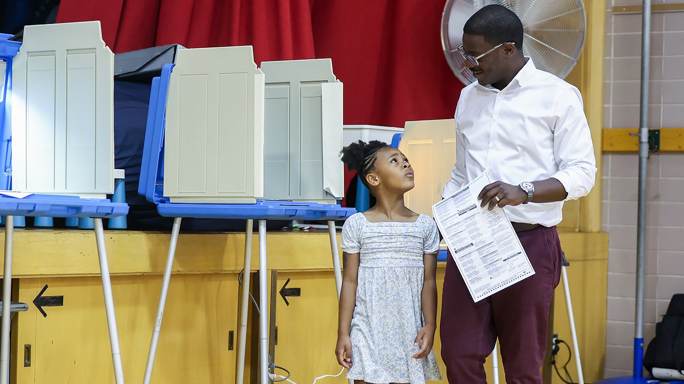 Wisconsin Governor Race Shifts Toward Democrats After Crowley's Primary Win